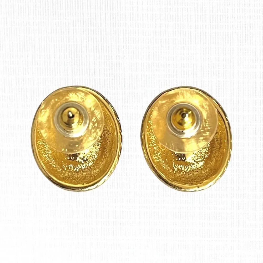 Vintage Oval Rhinestone Earrings Gold Tone Ribbed Bezel Studs Pierced 3/4